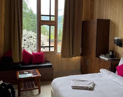 Auli Bed & Breakfast | Shail Shikhar Heritage Inn