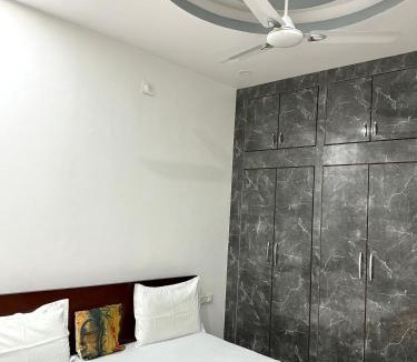 Lake Swaroop Sagar House | Shaivya Lake Retreat - A Homestay