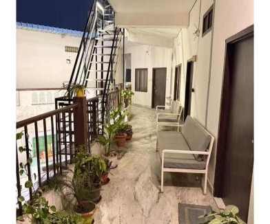 Lake Swaroop Sagar House | Shaivya lake retreat