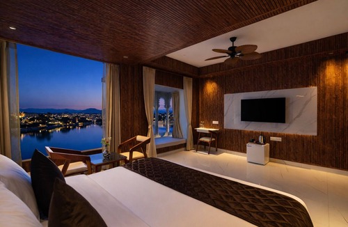 Lake Swaroop Sagar Hotel | Shakuntalam Sagar - Luxury Boutique Lake View Hotel, Udaipur