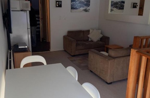 Hotham Heights Apartment | Shamrock Apartment 5