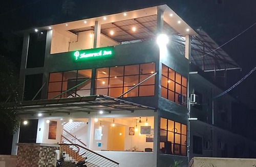Kakkanad Hotel | Shamrock Inn
