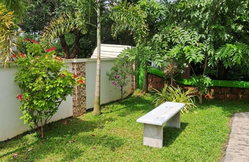 Kakkanad Hotel | Shamrock Inn