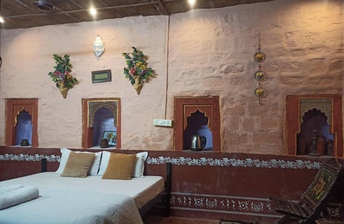 Gulab Sagar Bed & Breakfast | Shangri-La Heritage Haveli Home Stay BNB