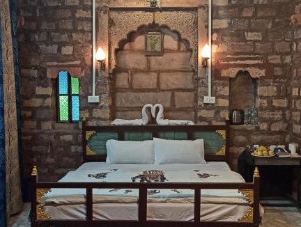 Gulab Sagar Bed & Breakfast | Shangri-La The Heritage Haveli