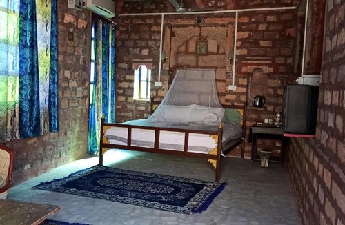 Gulab Sagar Bed & Breakfast | Shangri-La The Heritage Haveli