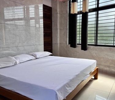 Murudeshwara Hotel | Shanti Nivas Homestay