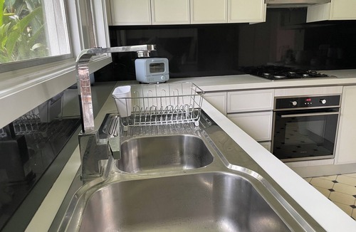 Marsfield Condo | Shared house-Room in Marsfield-Spacious and sunny/MacUni/MacCentre/Queen Bed/Bus