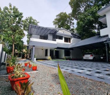 Kayamkulam Apartment | ShearaZ Castle