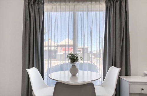 Shellharbour Hotel | Shellharbour Village Motel