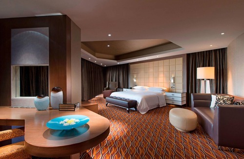 Rajajinagar Hotel | Sheraton Grand Bangalore Hotel at Brigade Gateway