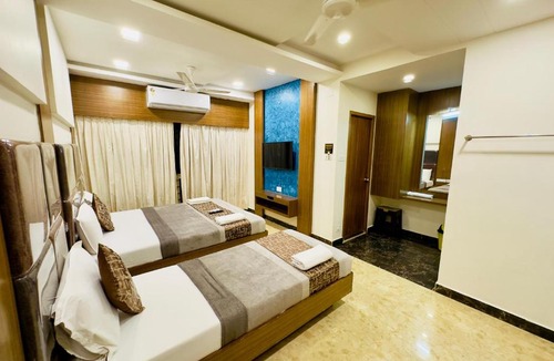 Periamet Hotel | Sheraton Grande at Puratchi Thalaivar Dr MGR Central Railway Station