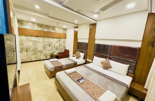 Periamet Hotel | Sheraton Grande at Puratchi Thalaivar Dr MGR Central Railway Station