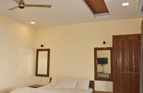Medha Hotel | Shiv Parvati Resort