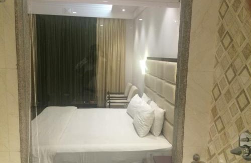 Shahjahanpur Resort | Shiva Oasis Resort