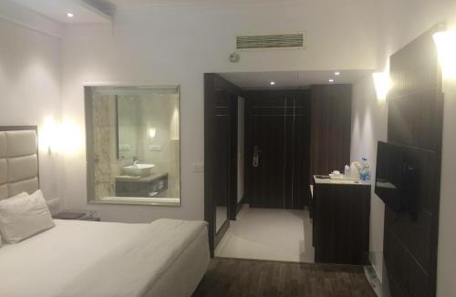Shahjahanpur Resort | Shiva Oasis Resort