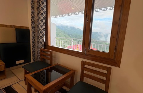Shimla House | Shivam Homestay 3BR with Orchard view by Homeyhuts