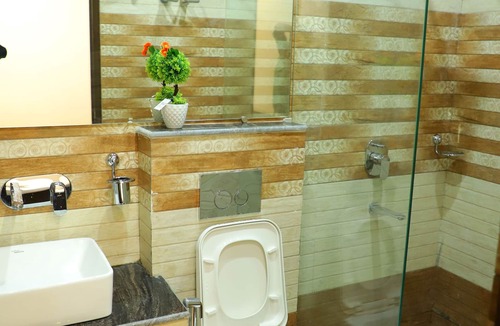 Rishikesh Apartment | Shivoham Yoga Retreat - spacious and fully equipped apartment in tranquil area