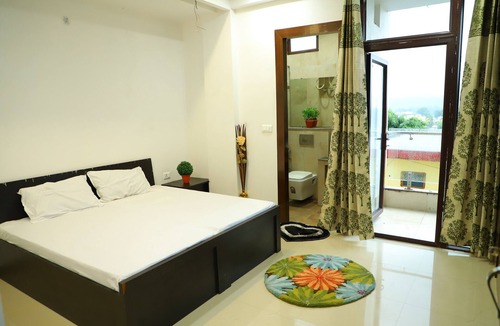 Rishikesh Apartment | Shivoham Yoga Retreat - spacious and fully equipped apartment in tranquil area