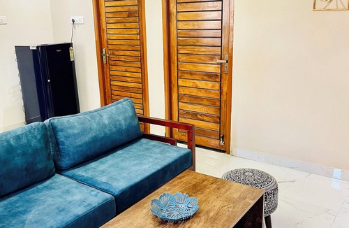 Sernabatim Apartment | Shore & More : Charming 2-bedroom apartment with AC, WiFi in tranquil Benaulim