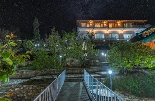 Mukteshwar Resort | Shree Parijat Resort - Luxury Resort in Mukteshwar