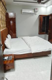 Datia Hotel | Shree radhe palace
