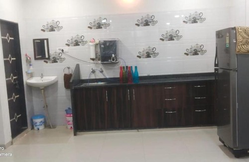 Rajpipla House | Shree Sadguru Krupa Home'stay
