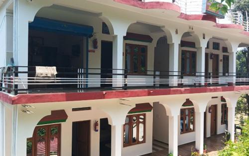Narainkoti Bed & Breakfast | Shri Sher Palace by StayApart