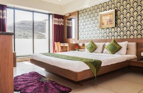 Satara Hotel | Shri Vitthal Mangalam
