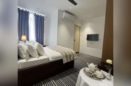 Kachiguda Hotel | Silk White