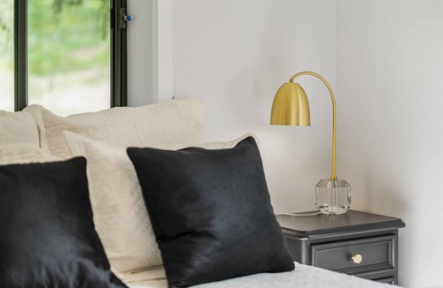 Exeter Cottage | Silverhill - where bushland and horses are at your back door.