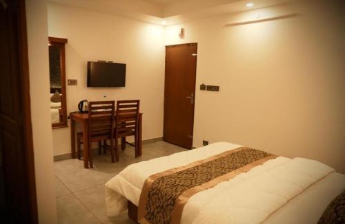 Alwaye Hotel | Silverstone Inn