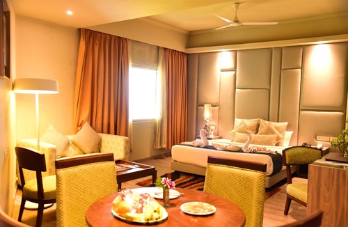 Thalayathimund Hotel | Sinclairs Retreat Ooty