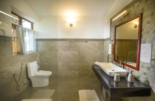 Valparai House | Sinna Dorai's Rotti Kadai Bungalow