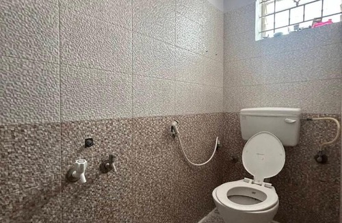 Vyalikaval HBCS Layout Bed & Breakfast | SIRI Krishna Gents PG Nagavara