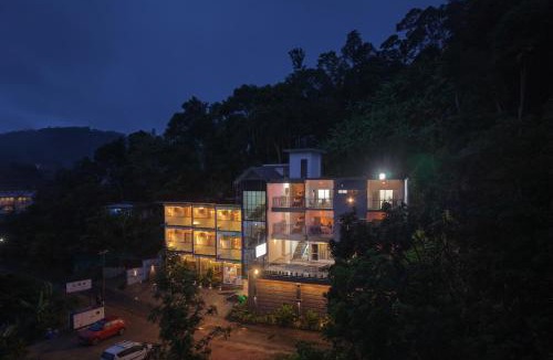 Anachal Hotel | Sky Dale Pool Resort Munnar