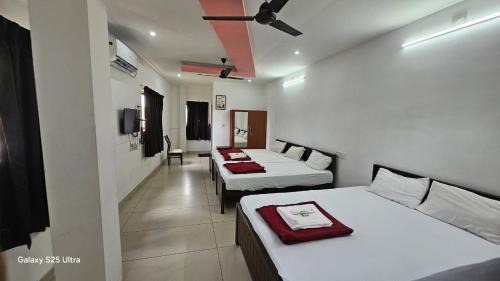 Irinjalakuda Hotel | Sky Residency Lodge