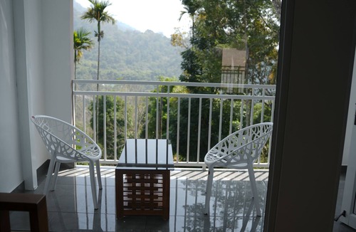 Chithirapuram Resort | SKYLOFTE RESORTS MUNNAR