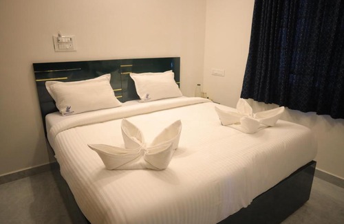 Sholinganallur Hotel | Skytouch Residency-OMR