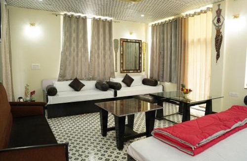 Jamwa Ramgarh Villa | Skyza farms 5 BHK Rustic Villa with Pool & Garden