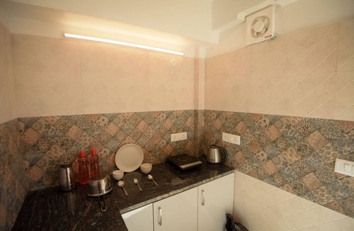 Landour Condo | Slane Castle - 2 BHK w/King Bed, Parking, Bonfire