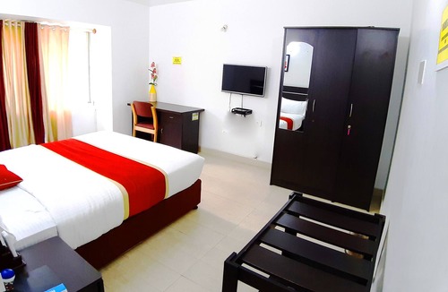 Shanthala Nagar Apartment | SmartStay Private DLX Room in Luxury Apt-M G Road