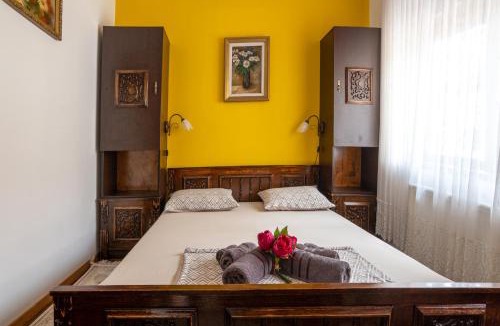 Old Town House | Solis M - Cosy Old Town Home with AC near the Beach and Harbour Private Entrance