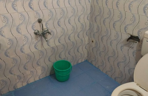 Sarnath Bed & Breakfast | Soothing bed & breakfast with WiFi in Khajuhi