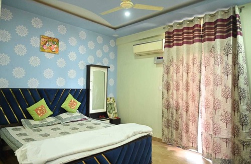 Malviya Nagar Bed & Breakfast | Soul Shanti Stay – Peaceful Jaipur Homestay with Terrace & Fast WiFi