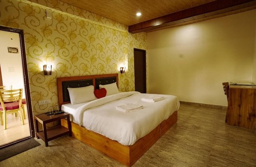 Shoghi Hotel | Spacious 11-bedroom Retreat in soothing Shoghi with AC comfort