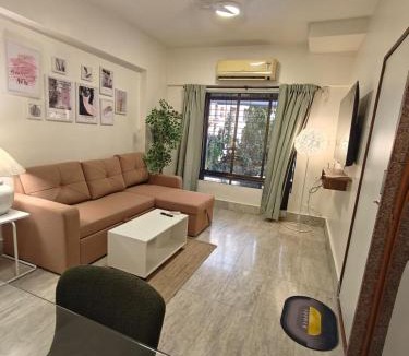 Pali Hill Apartment | Spacious 1BHK Off Carter Road