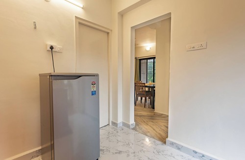 Fatrade Apartment | Spacious 2-Bedroom Apartment In Varca With 3 AC's Walkable To Zalor Beach