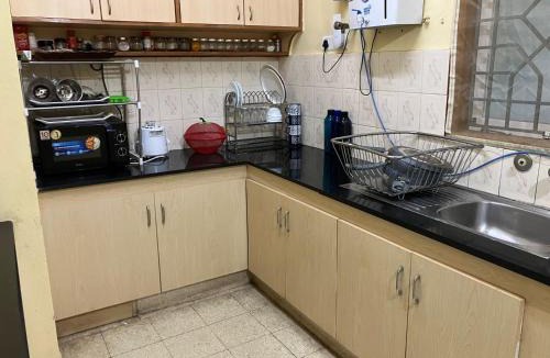 Kalasipalya Apartment | Spacious 2 BHK in VIP Area