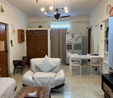 Kalasipalya Apartment | Spacious 2 BHK in VIP Area